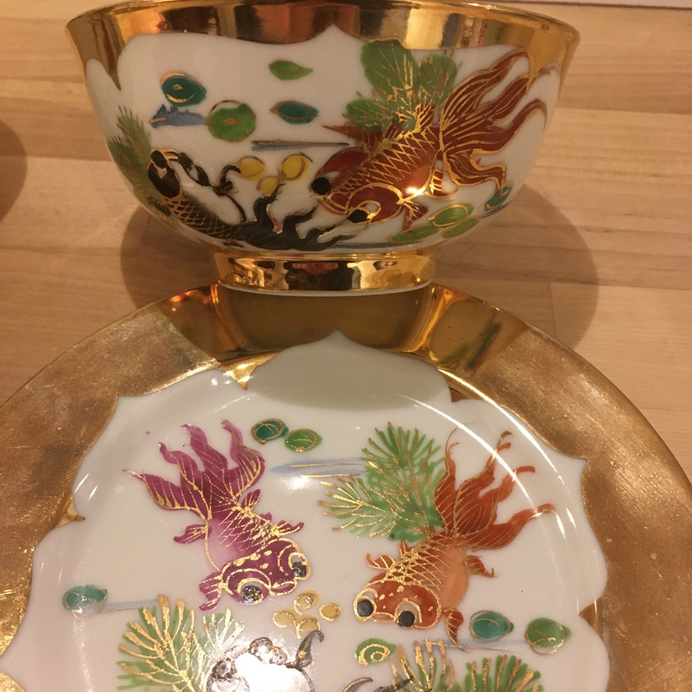 Vintage Ceramic Gold Fish Koi 2 bowls & 2 plates